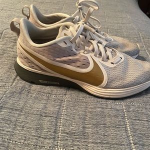 Women’s Nike zoom 6.5